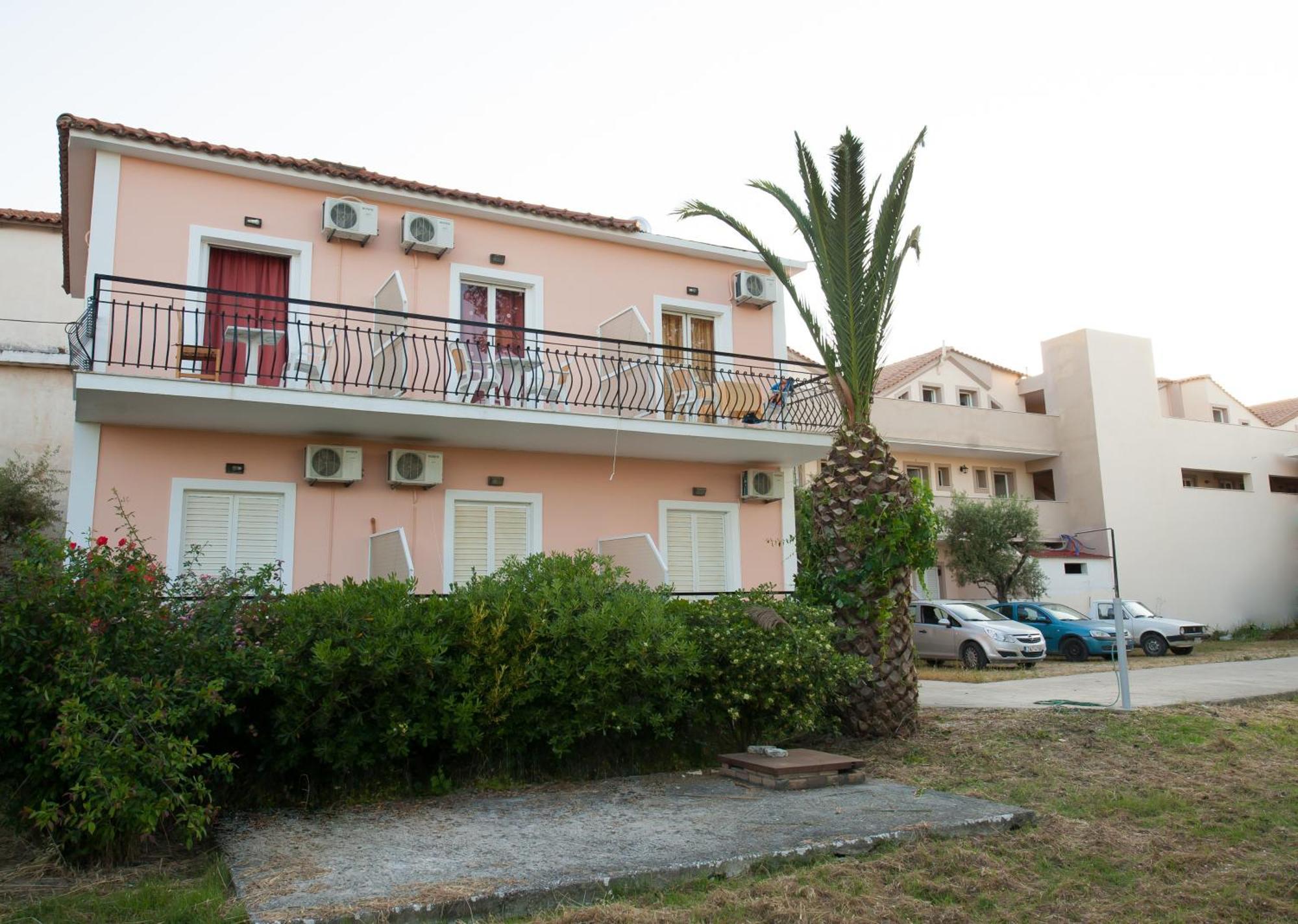 Valianos Studios Alykanas  Exterior photo