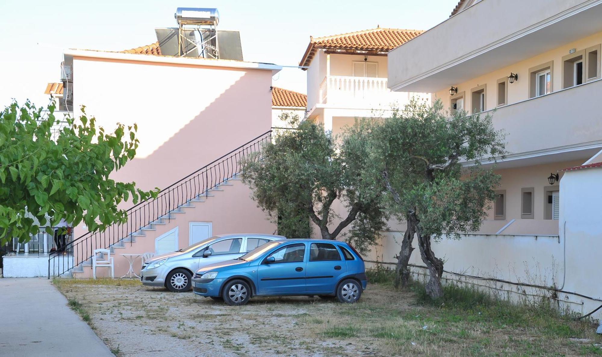 Valianos Studios Alykanas  Exterior photo